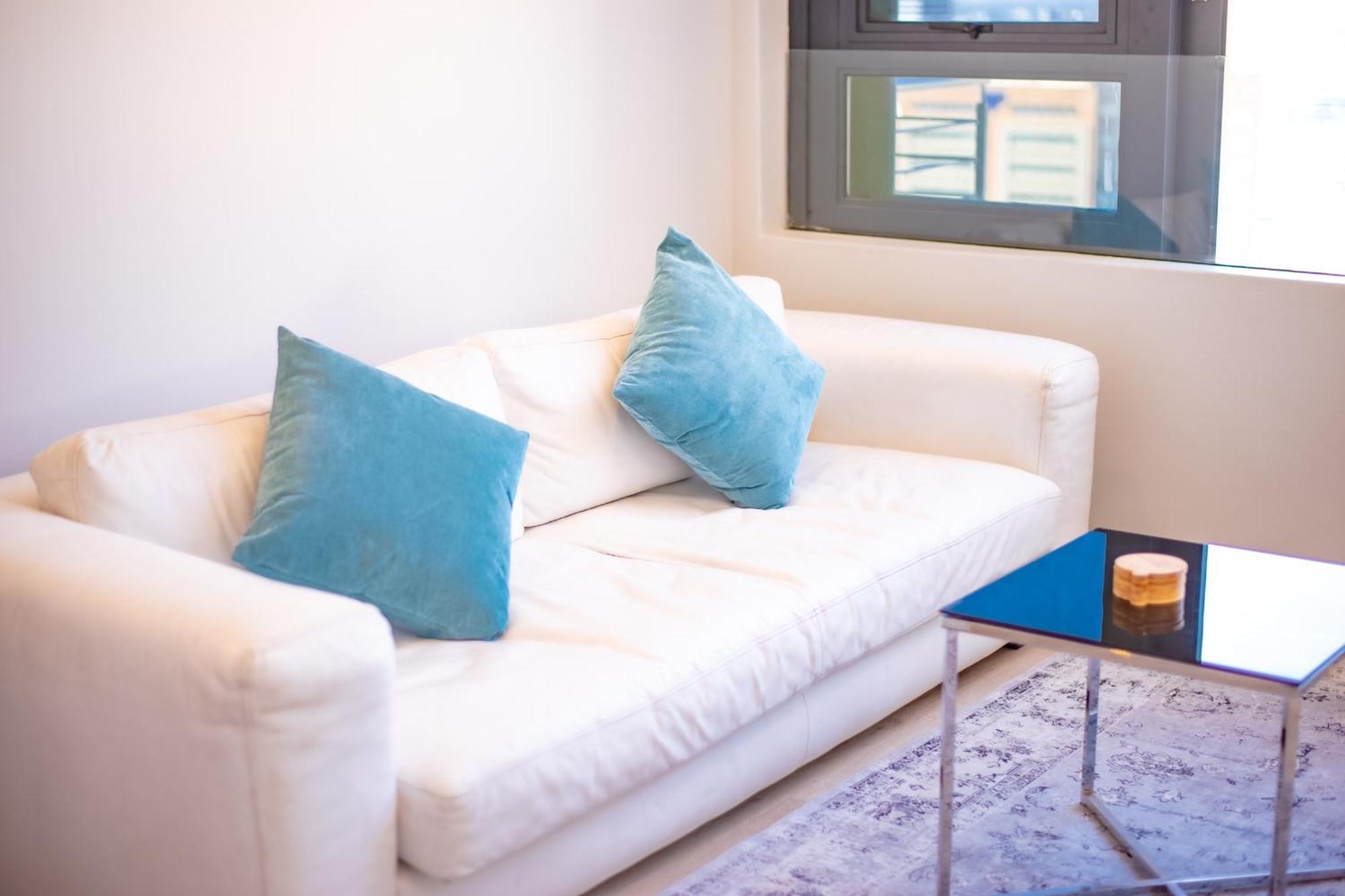16 On Bree Luxury Studio Apartment With City Mountain Views 开普敦 外观 照片